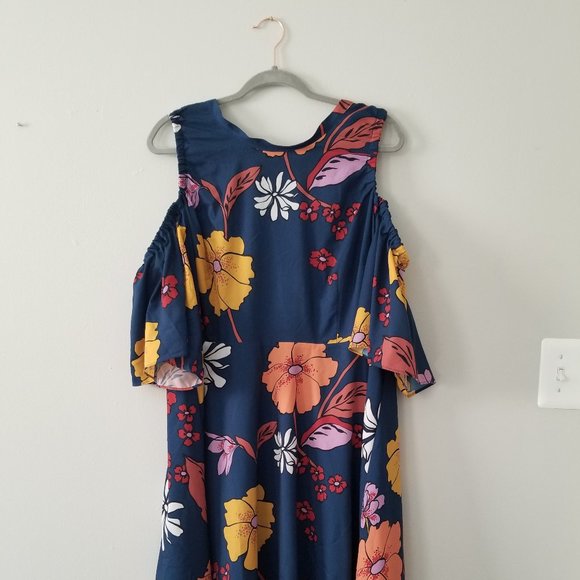 Eloquii Floral Cold Shoulder Dress - Picture 7 of 7